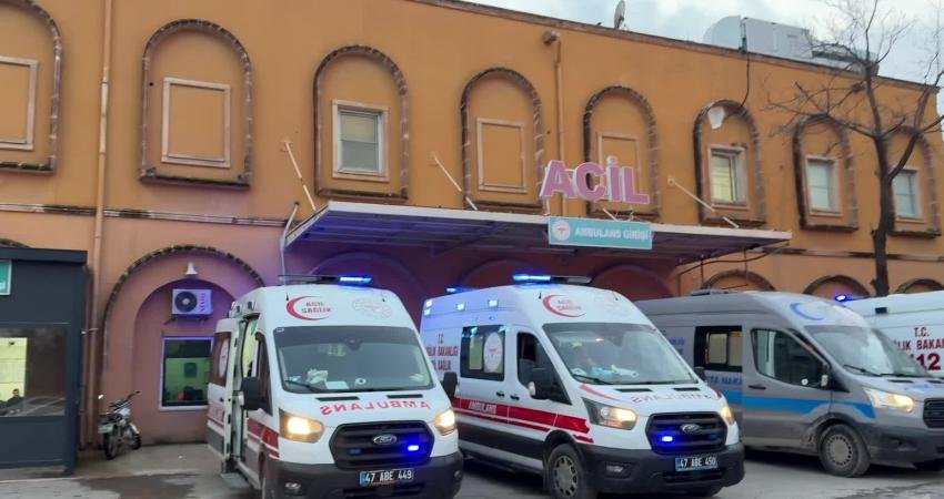 Mardin’in Kızıltepe ilçesinde iki otomobilin çarpışması sonucu bir kişi yaşamını