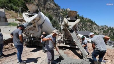 Marmaris Belediyesi Fen İşleri Müdürlüğü ekipleri, yaz sezonuyla birlikte artan