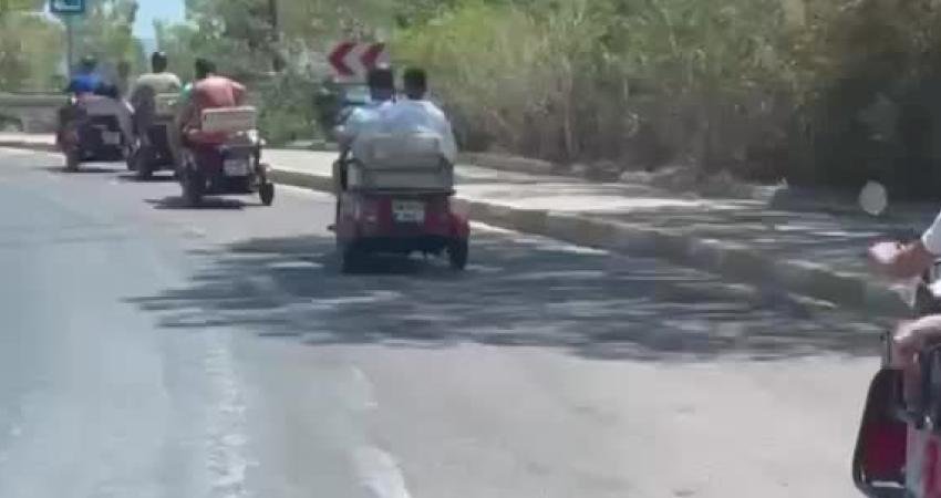 Muğla’nın Marmaris ilçesinde turistlerin yoğun ilgi gösterdiği buggy tipi elektrikli