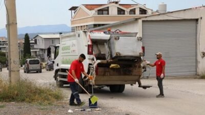 Menderes Belediyesi ekipleri, Kurban Bayramı tatili boyunca yoğunluk artışı yaşanan