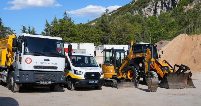 Menteşe Belediyesi’nin araç filosu güçleniyor Menteşe Belediyesi, altyapı, bakım ve onarım çalışmalarının hızını ve teknik