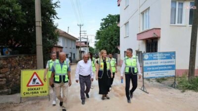 Merkezefendi Belediye Başkanı Şeniz Doğan, Hisar Mahallesi’nde devam eden yol çalışmalarını