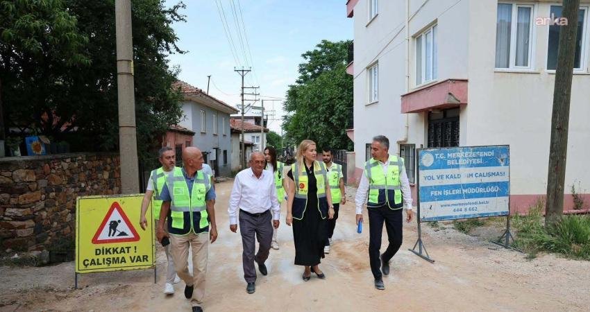 Merkezefendi Belediye Başkanı Şeniz Doğan, Hisar Mahallesi’nde devam eden yol çalışmalarını