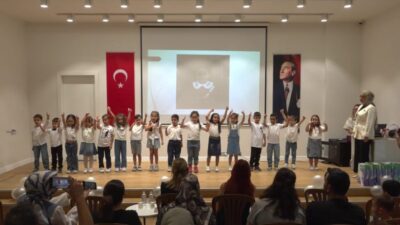 Merkezefendi Belediyesi bünyesinde hizmet veren Mehmet Karataş Kreşi’nde eğitimlerini tamamlayan