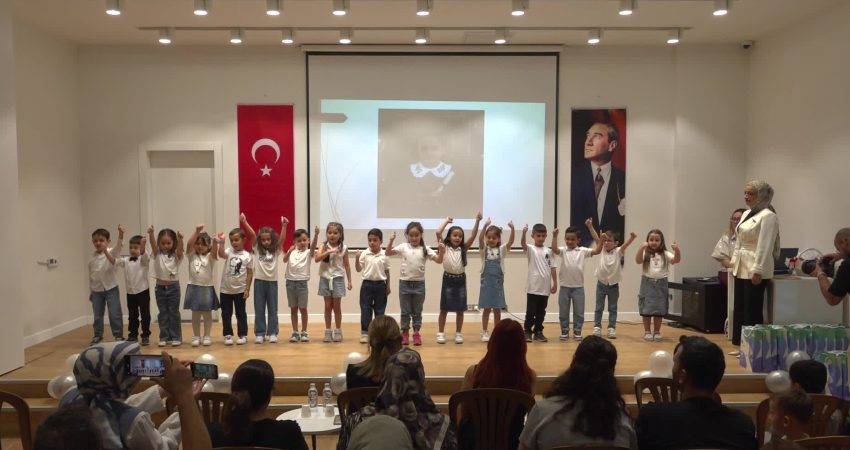 Merkezefendi Belediyesi bünyesinde hizmet veren Mehmet Karataş Kreşi’nde eğitimlerini tamamlayan