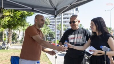 Mersin Büyükşehir Belediyesi, YKS’ye giren öğrencileri sınav gününde yalnız bırakmadı.