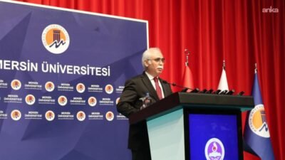 Anayasa Mahkemesi Başkanı Kadir Özkaya, Mersin Üniversitesi'nde öğrencilerin katılımıyla düzenlenen