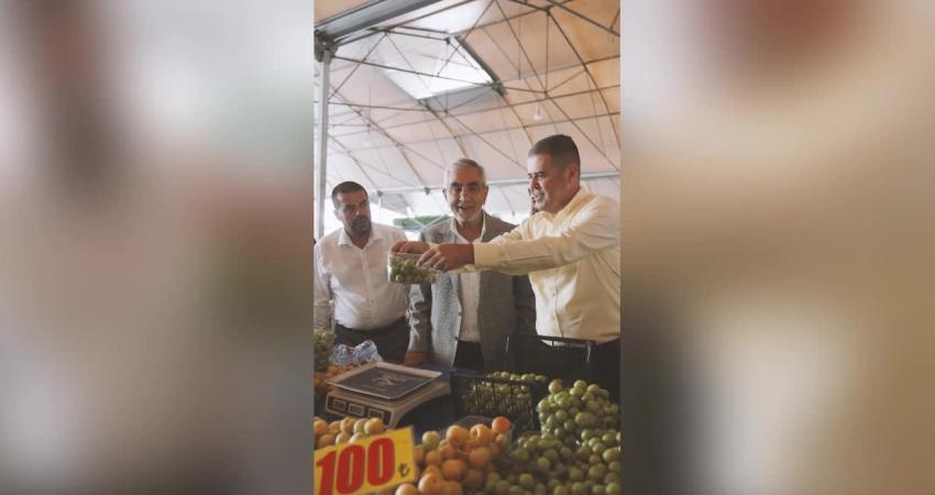 Mezitli Belediye Başkanı Ahmet Serkan Tuncer, Salı Pazarı’nda düzenlenen "Birlik