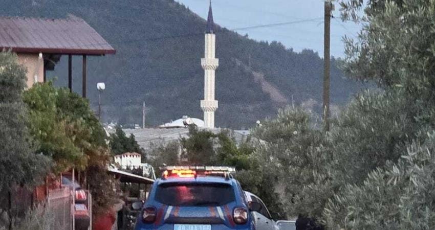 Muğla'nın Fethiye ilçesi Eldirek mahallesinde iki komşu arasında çıkan silahlı