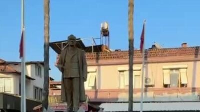 Muğla'nın Köyceğiz ilçesinde Eğitim-Sen üyeleri, Ankara'da açlık grevi başlatan özel
