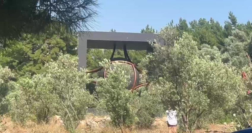 Muğla'nın Seydikemer ilçesinde köylülerin ihbarı üzerine incelemeye alınan dev yapının,