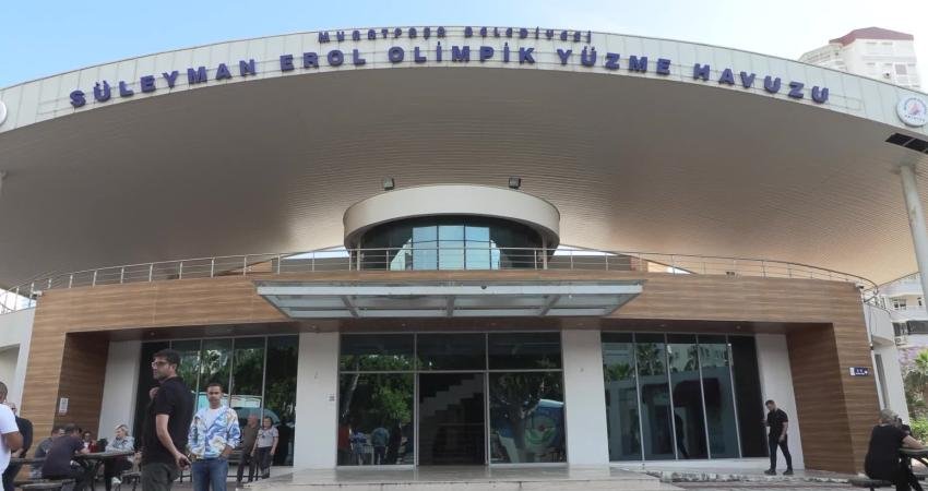 Muratpaşa Belediye Başkanı Ümit Uysal, Süleyman Erol Olimpik Yüzme Havuzu