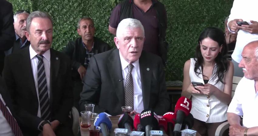Müsavat Dervişoğlu: “CHP yönetimi arasında oynanan siyasi satranç 2 kişi arasında oynanmıyor. Müdahil olanlar da hamlelere dahil oluyor” İYİ Parti Genel Başkanı Müsavat Dervişoğlu, CHP'deki tartışmalara ilişkin "Ben