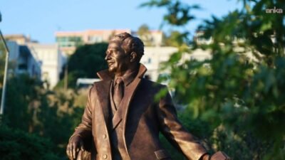 Karabağlar Belediyesi’nin düzenlediği anma gecesinde, Türk edebiyatının büyük şairi Nazım