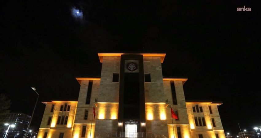 Niğde’nin Bor ilçesine bağlı Kemerhisar beldesindeki Yertaş Havai Fişek Fabrikası’nda