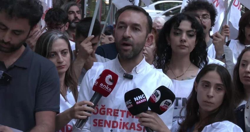Özel Sektör Öğretmenleri Sendikası ile mülakat mağduru öğretmenlerin ailelerinden oluşan