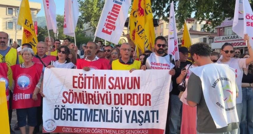 Özel Sektör Öğretmenleri Sendikası’nın Ankara’da başlattığı eylemlere destek için Bursa’da