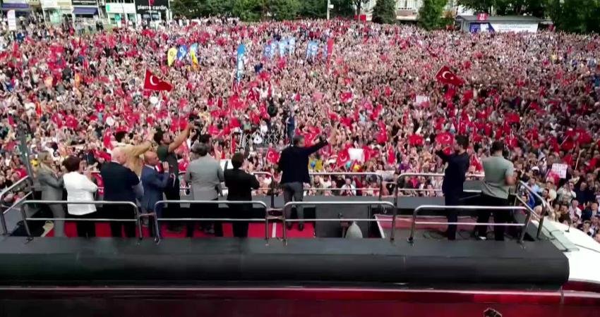 CHP Grup Başkanı Özgür Özel, Lüleburgaz Halk Buluşması'nda "Bizim başlangıcımız,