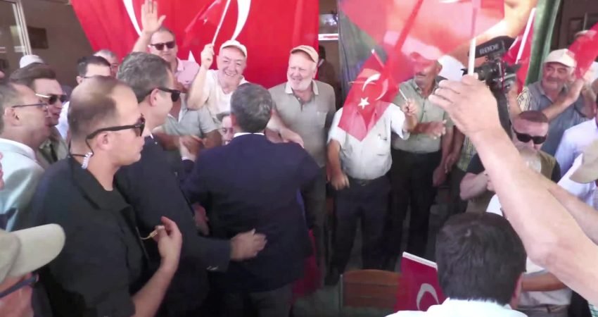CHP Grup Başkanı Özgür Özel, İzmir’in Beydağ ilçesinde yaptığı konuşmasında,