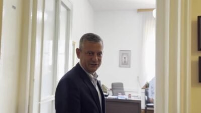 CHP Grup Başkanı Özgür Özel, TBMM’de MYK’sını topladı. Yarın CHP’nin