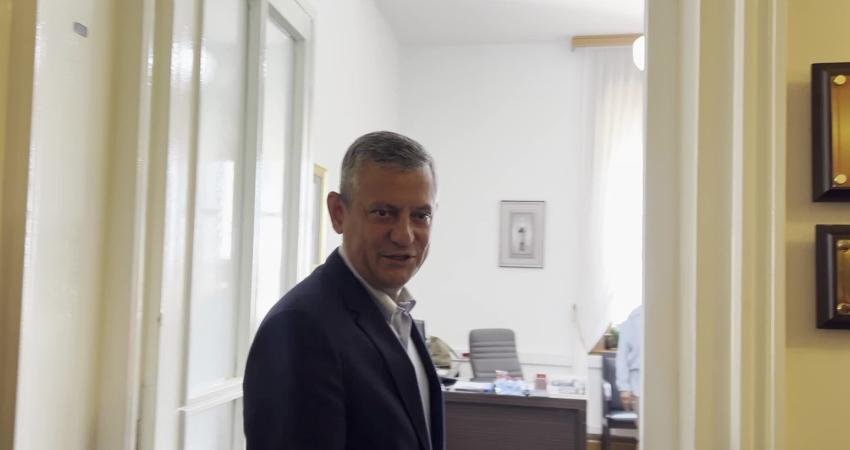 CHP Grup Başkanı Özgür Özel, TBMM’de MYK’sını topladı. Yarın CHP’nin