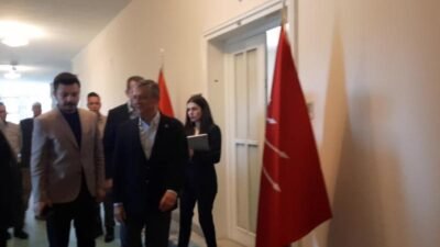 CHP Grup Başkanı Özgür Özel, TBMM’de MYK’sını topladı. Toplantıda yarın