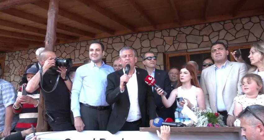 CHP Grup Başkanı Özgür Özel, Sivas'ın Koyulhisar ilçesinde yaptığı konuşmada,