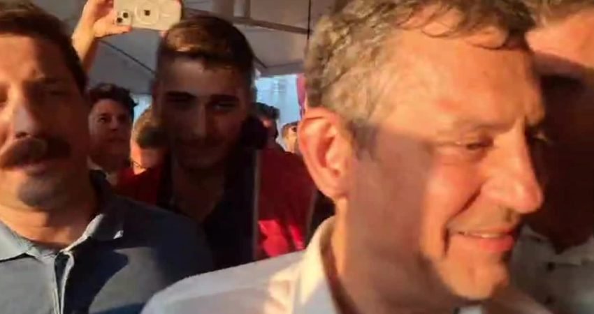 CHP Grup Başkanı Özgür Özel, İzmir programı kapsamında görevden alınan
