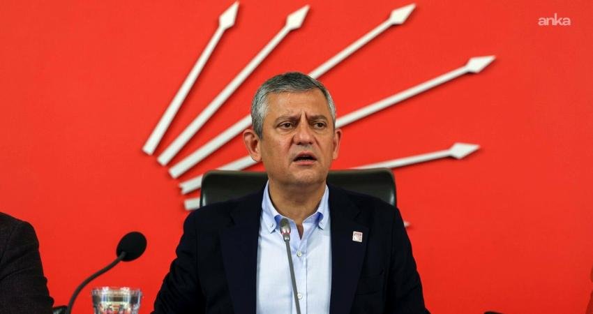Özgür Özel’den KUMPASDER’e teşekkür mesajı Kumpas Mağdurları Yardımlaşma ve Dayanışma Derneği (KUMPASDER), CHP'ye yönelik "FETÖ"