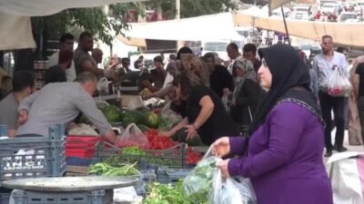 Mardin’de semt pazarında esnaf ve vatandaşlar artan enflasyon ve düşen