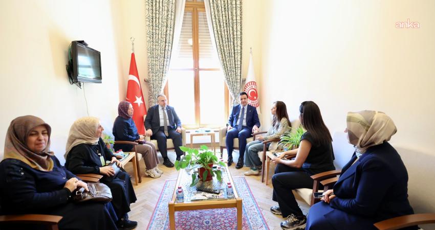 Saadet Partisi Genel Başkanı Mahmut Arıkan, Meclis'te mülakat mağduru öğretmenler ve