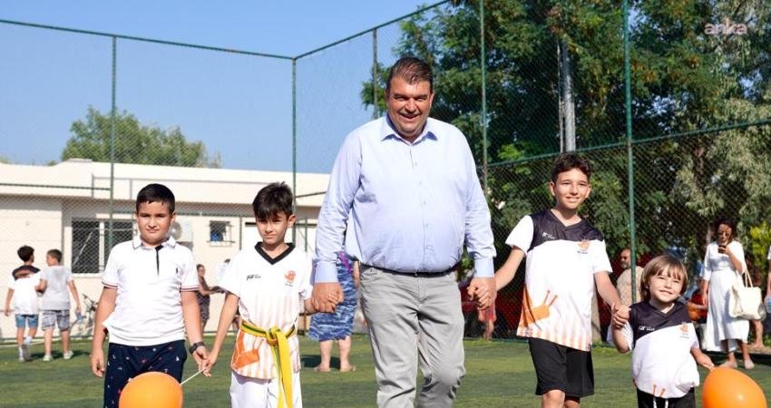 Seferihisar Belediyesi, çocukların ve gençlerin yaz tatilini sporla, eğitimle ve