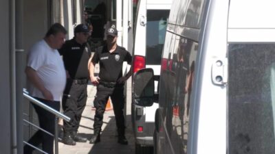Seferihisar Cumhuriyet Başsavcılığı'nca yürütülen soruşturma kapsamında bu sabah gözaltına alınan