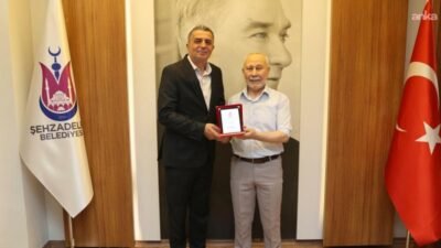 Şehzadeler Belediyesi’nin deneyimli nikah memuru Nurettin Başkurt, 42 yıllık görev
