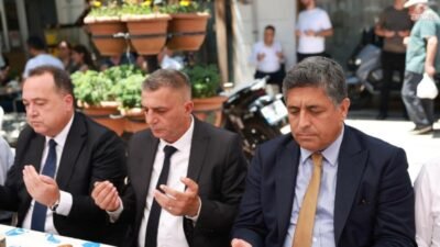 Şehzadeler Belediye Başkanı Hakan Şimşek, annesi merhume Gülşinaz Şimşek için