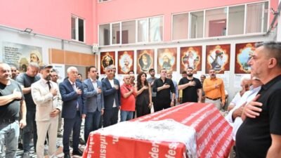 Şehzadeler Belediye Başkanı Hakan Şimşek’in annesi Gülşinaz Şimşek, bir süredir