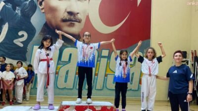 Şehzadeler Belediyespor Kulübü altyapısından yetişen sporcular, katıldıkları Okullar Arası Taekwondo