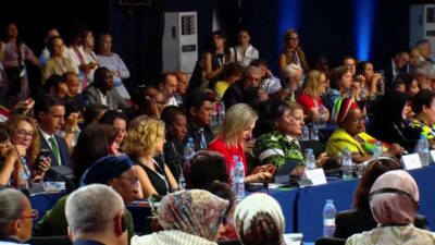 Diyarbakır Büyükşehir Belediyesi Eş Başkanı Ayşe Serra Bucak Küçük, dünyanın