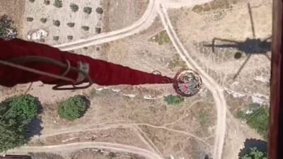 Muğla’nın Seydikemer ilçesinde ziraat alanda başlayan yangın kısa sürede ormanlık