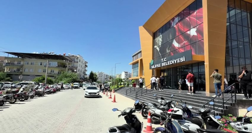 CHP'li Silifke Belediye Başkanı Mustafa Turgut'un tutuklanması ve görevden uzaklaştırılmasının