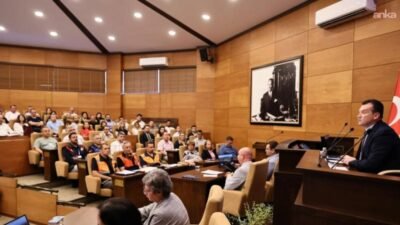Silivri Belediye Başkanı Bora Balcıoğlu, başkan yardımcıları ve birim müdürleriyle