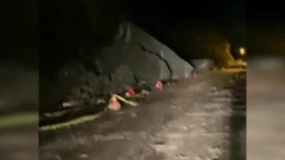 Sinop'un Ayancık ilçesinde meydana gelen heyelan sonrası Çamurca yolu güzergâhı