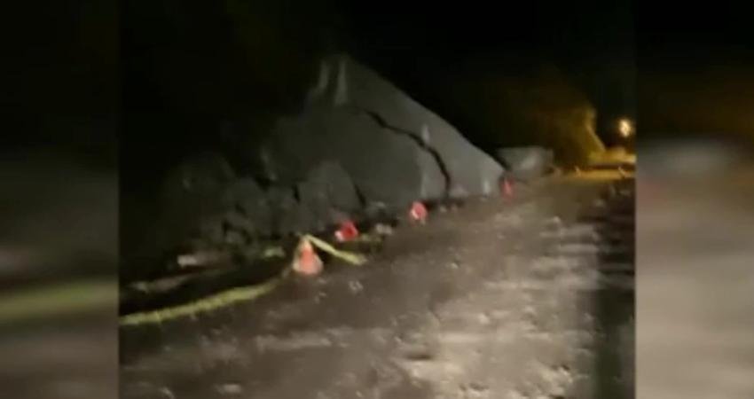 Sinop'un Ayancık ilçesinde meydana gelen heyelan sonrası Çamurca yolu güzergâhı
