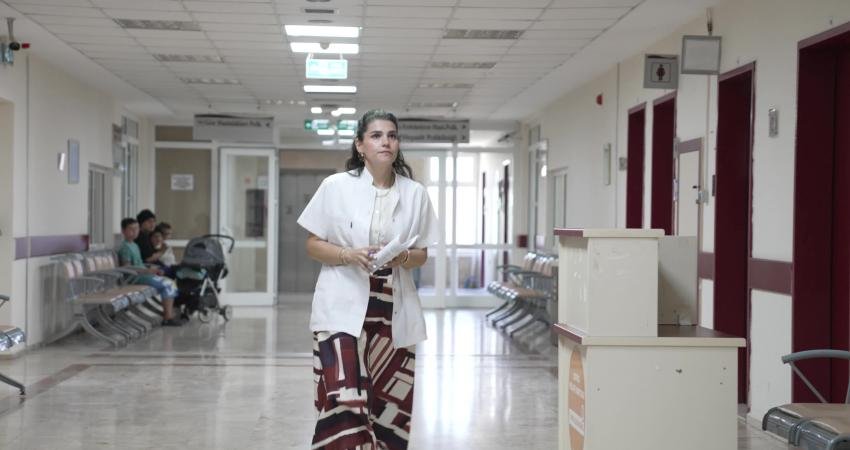 İzmir Büyükşehir Belediyesi Eşrefpaşa Hastanesi’nde görev yapan Diyetisyen Dilara Demirkan,