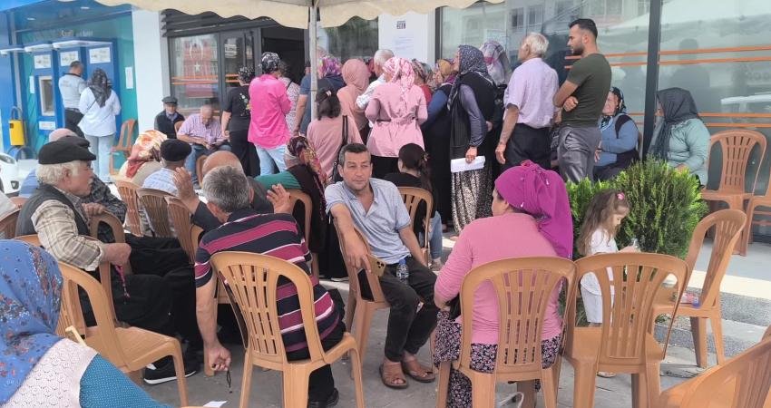 Osmaniye'nin Kadirli ilçesinde devletten sosyal yardım alan vatandaşlar, 1 Temmuz'dan