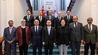 TBMM İnsan Haklarını İnceleme Komisyonu Başkanı Derya Yanık, komisyon üyeleriyle