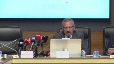 Türkiye Psikiyatri Derneği Genel Başkanı Prof. Dr. Selçuk Candansayar  komisyonda yaptığı