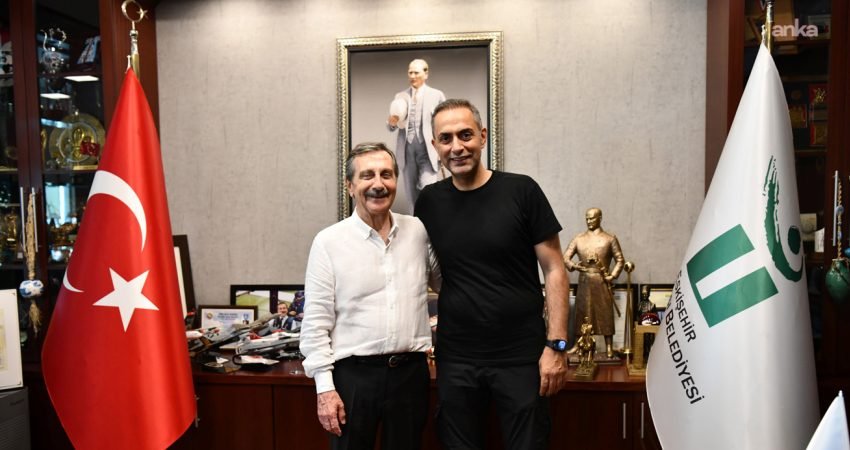 Tepebaşı Belediye Başkanı Ahmet Ataç, gazeteci Murat Ağırel’i makamında ağırladı.