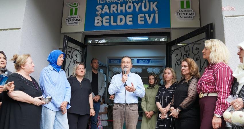 Tepebaşı Belediyesi Belde Evleri kursiyerlerinden yıl sonu sergileri Tepebaşı Belediyesi Belde Evleri’nin kadın kursiyerleri, yıl boyunca hazırladıkları eserleri