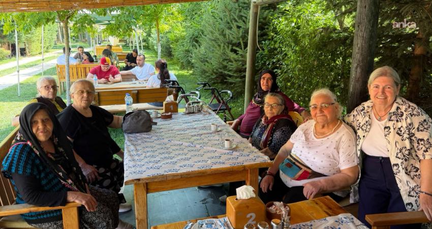 Tepebaşı Belediyesi Metin Özöğüt Yaşam Merkezi sakinleri, Bozüyük gezisinde kentin